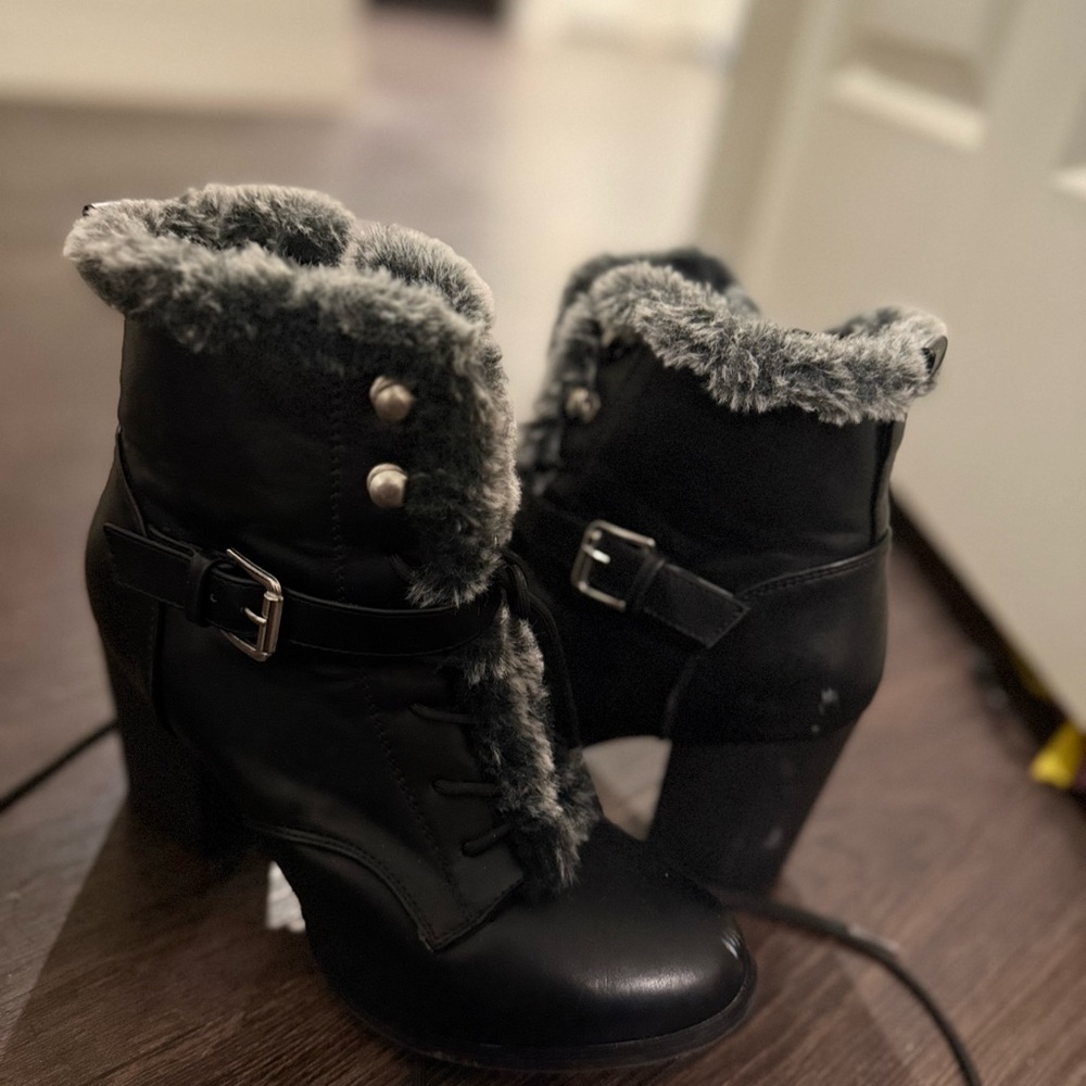XOXO boots faux